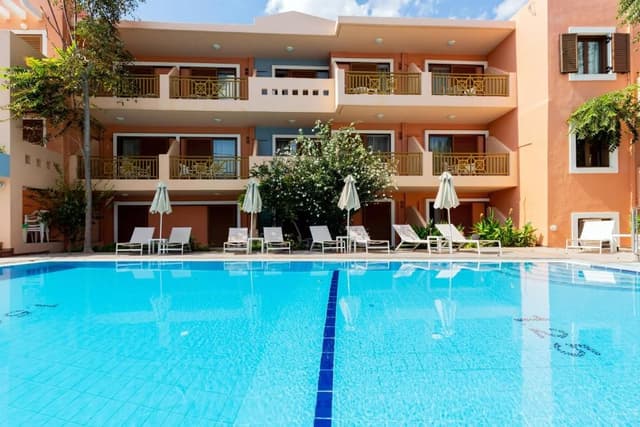Studio-Pool Level