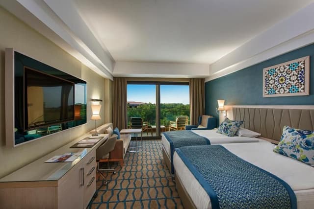Deluxe Family Room