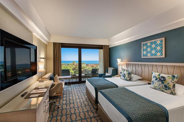 Deluxe Family Room
