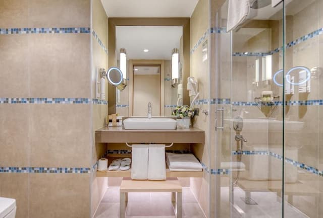 Suite with Pool View