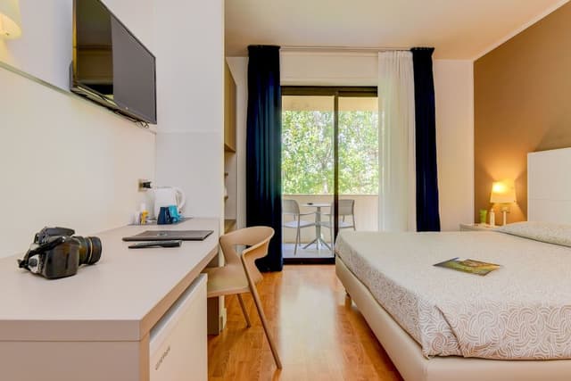 Double Room, 1 Queen Bed