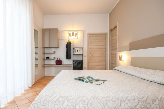 Double Room, 1 Queen Bed