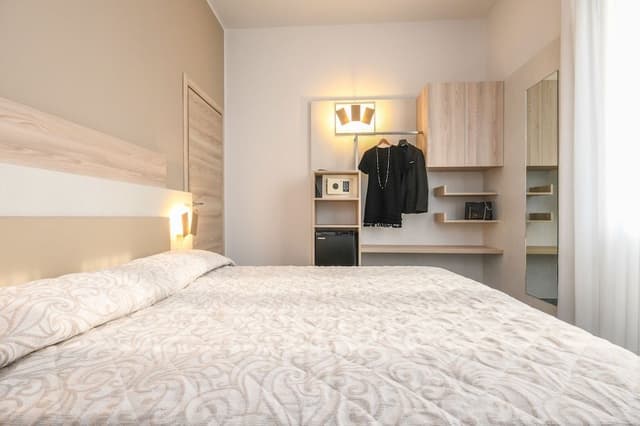 Double Room, 1 Queen Bed