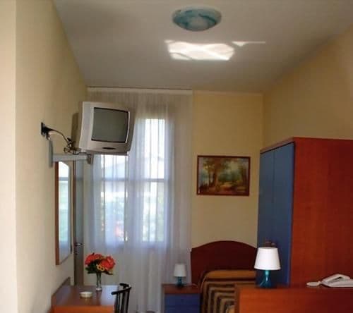 Double or Twin with Shared Bathroom