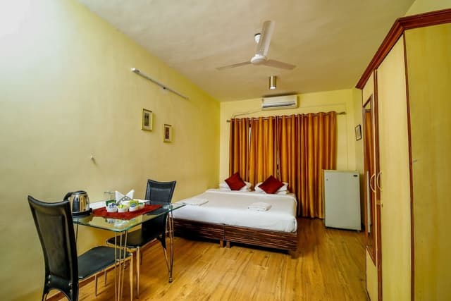 Deluxe Studio, 2 Twin Beds, City View