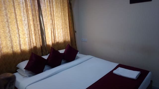 Deluxe Studio, 2 Twin Beds, City View