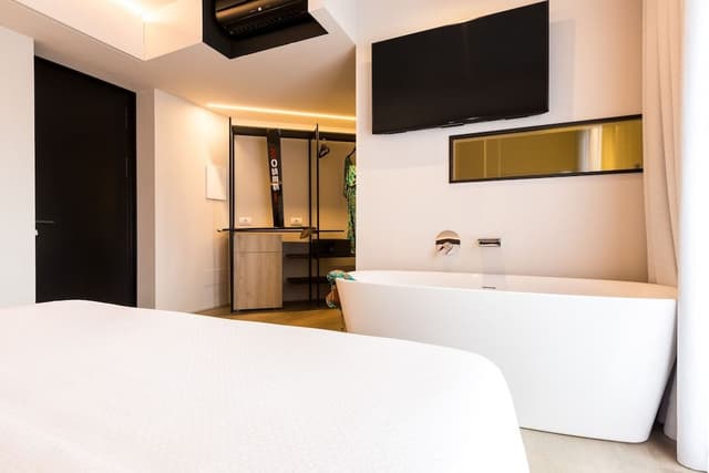 Deluxe Room with Balcony and Spa Access