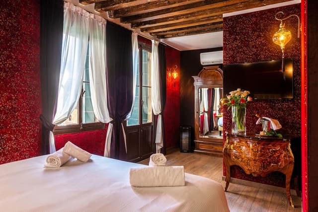 Superior Room, Balcony, Canal View