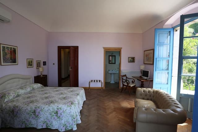 Suite, 1 Queen Bed, Sea View, Sea Facing (Daphne Phelps)