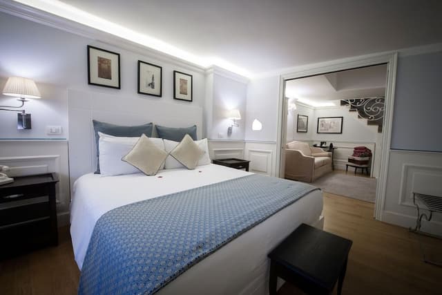 Suite with Terrace and Jacuzzi