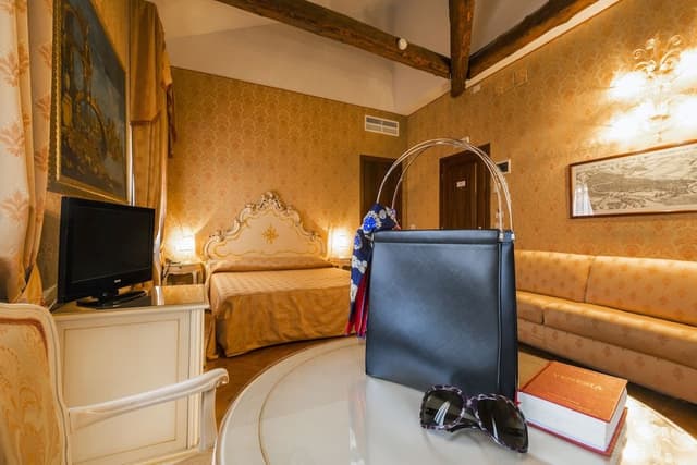 Junior Suite, Canal View