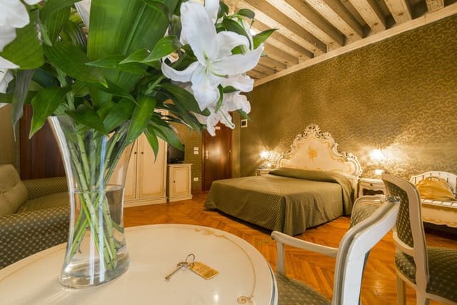 Junior Suite, Canal View