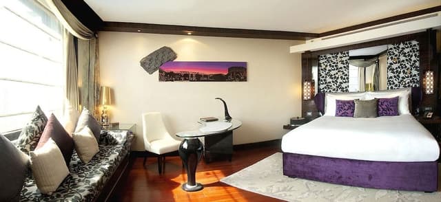 Room, 1 King Bed, Club Lounge Access