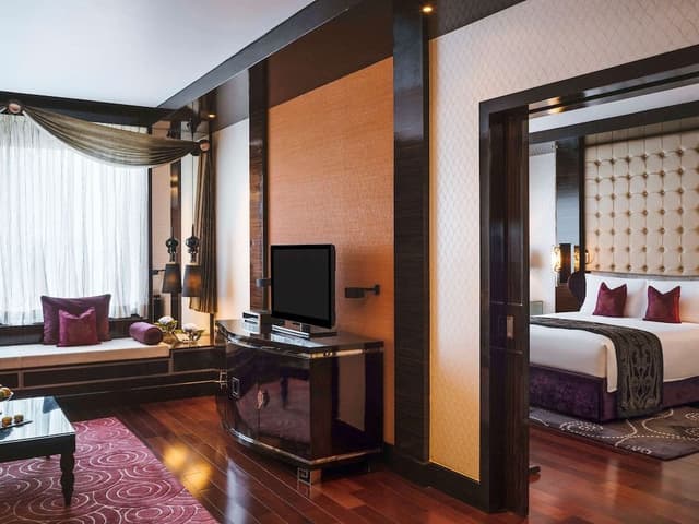 Suite, 1 King Bed (Prestige)