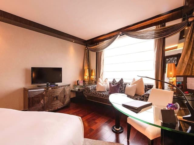 Luxury Room, 1 King Bed