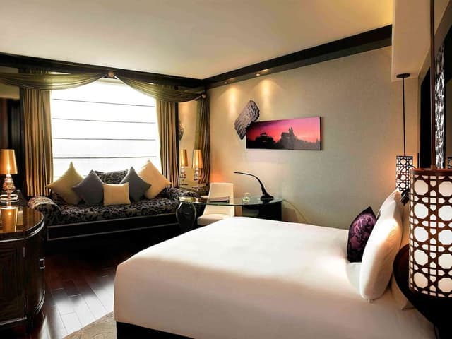 Room, 1 King Bed, Club Lounge Access