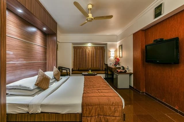 Majesta Room