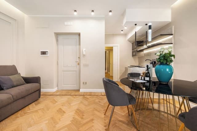 Spanish Steps Modern Gem 1BR (Via della Vite 23)