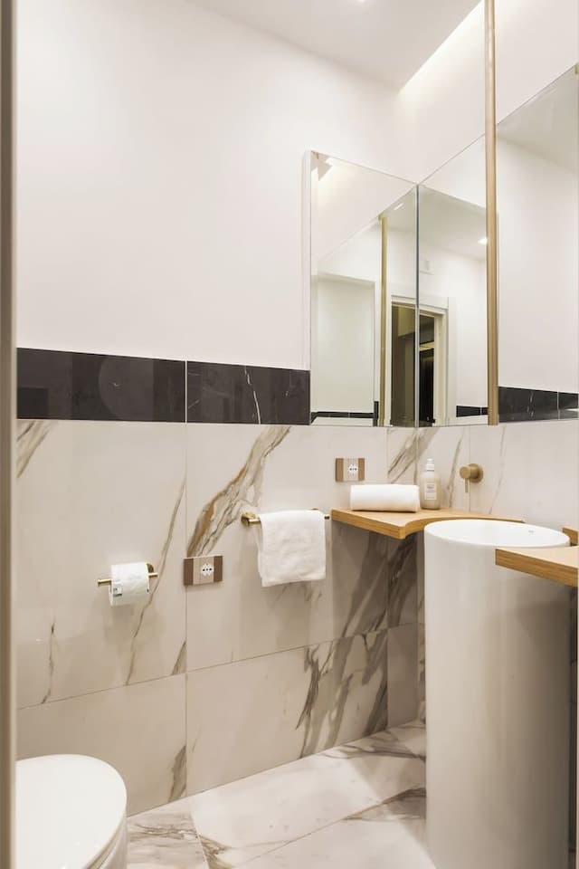 Spanish Steps Modern Gem 1BR (Via della Vite 23)