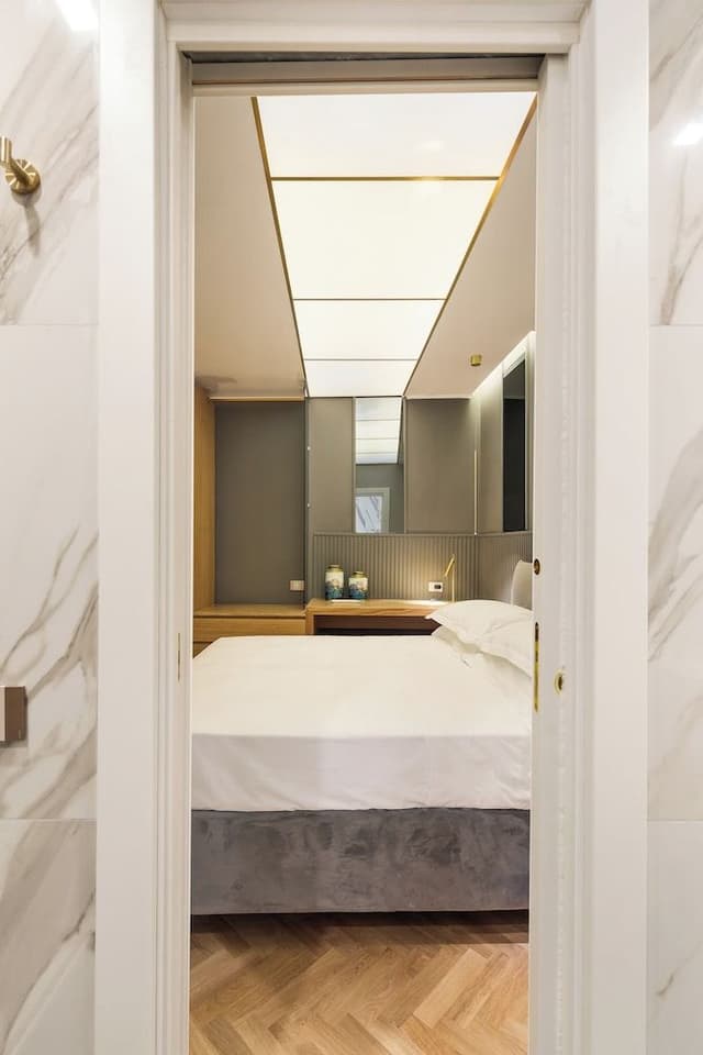 Spanish Steps Modern Gem 1BR (Via della Vite 23)