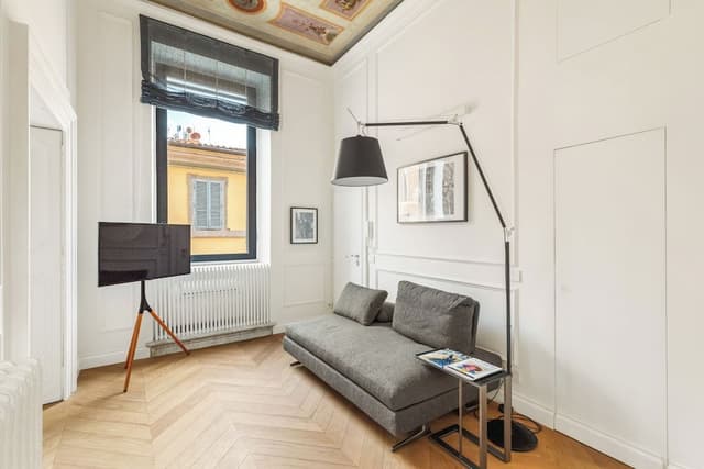 Charm and Style 1 BR Apartment by the Spanish Steps (Via della Fontanella Borghese 28)