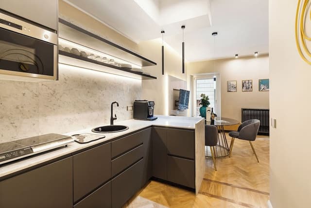 Spanish Steps Modern Gem 1BR (Via della Vite 23)