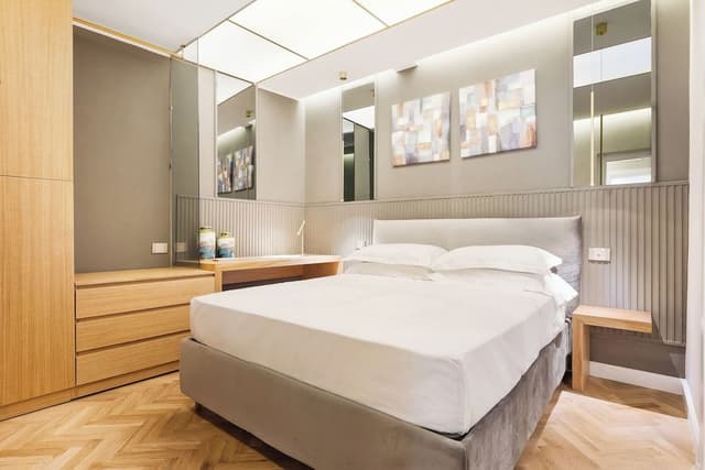 Spanish Steps Modern Gem 1BR (Via della Vite 23)