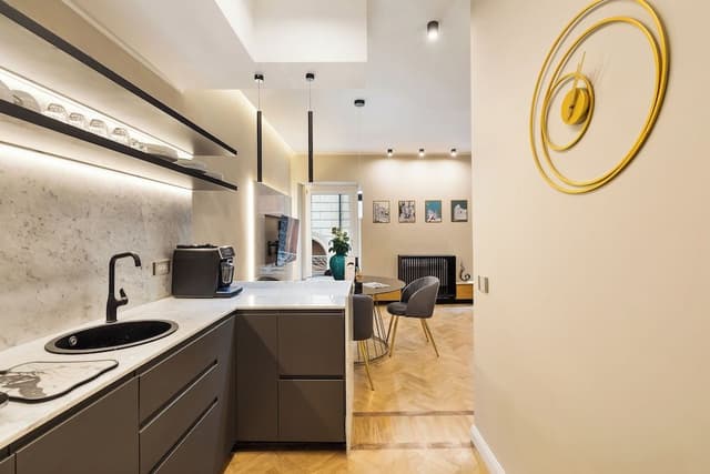 Spanish Steps Modern Gem 1BR (Via della Vite 23)