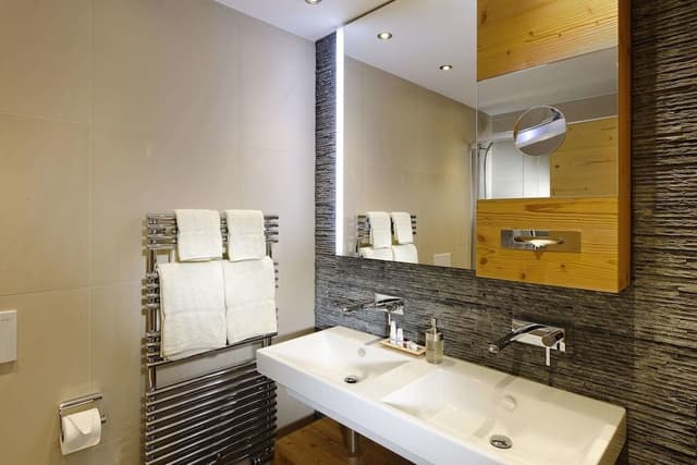 Deluxe Suite (Partial View)