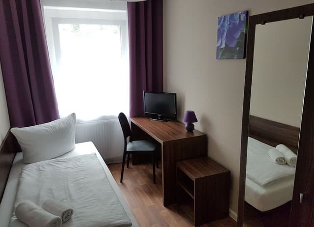 Economy Single Room, Shared Bathroom