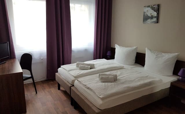 Economy Double or Twin Room, Shared Bathroom