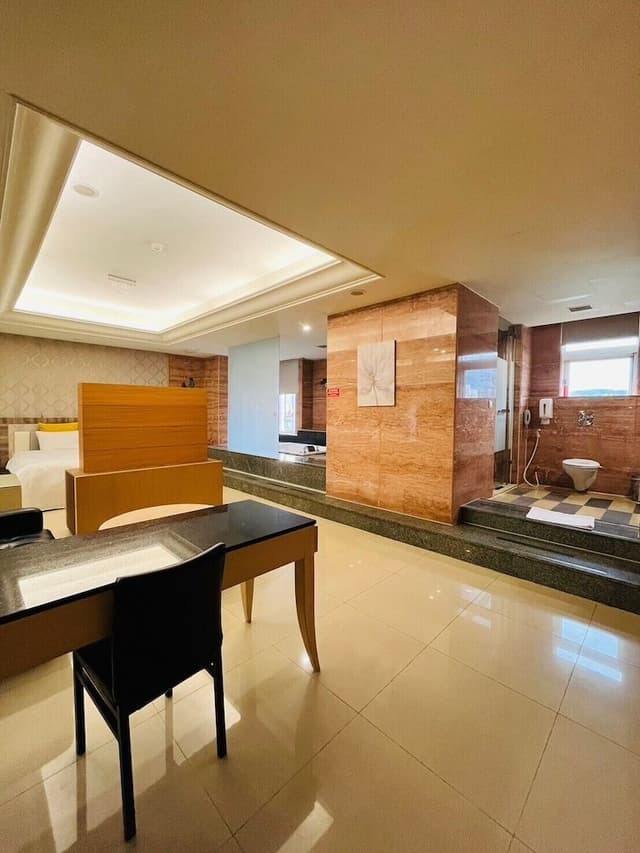 Classic Double Room, 1 King Bed, Jetted Tub