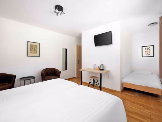 Triple Room