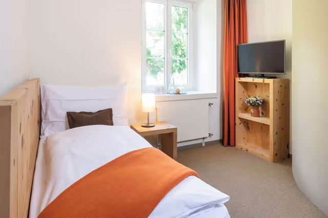 Junior Room, City View