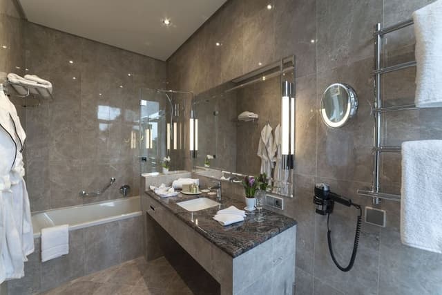 Suite, 1 King Bed