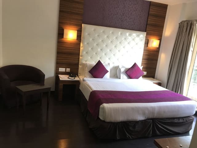 Superior Room, 1 King Bed