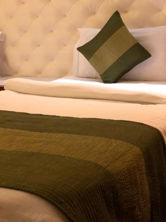 Executive Twin Bed Room