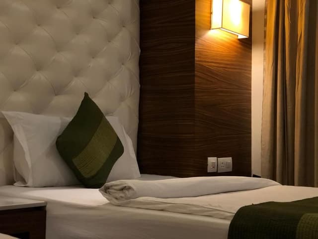 Executive Twin Bed Room
