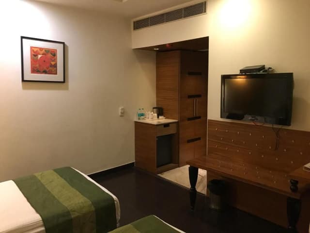 Executive Twin Bed Room