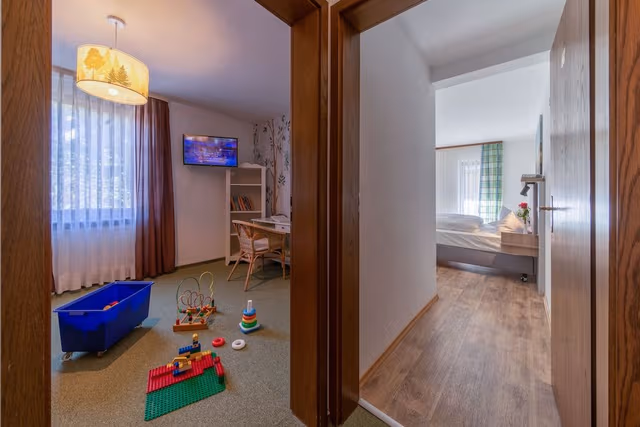 Family Room for 2 adults and 2 children Kids