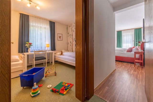 Family Room for 2 adults and 2 children Kids
