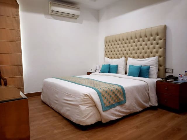 Economy Room