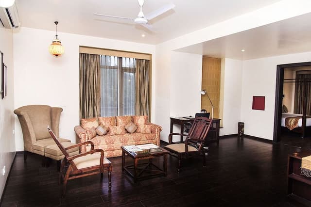 Suite (Free Airport Pick-Up)