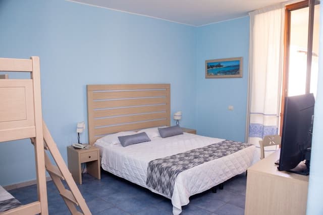 Classic Quadruple Room
