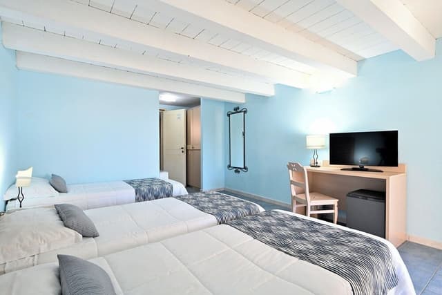 Classic Quadruple Room