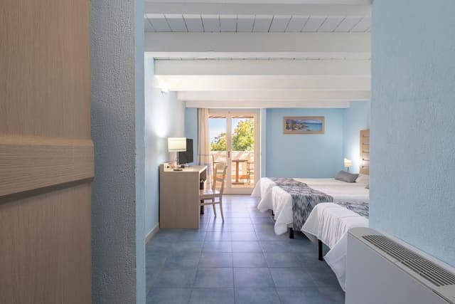 Classic Quadruple Room