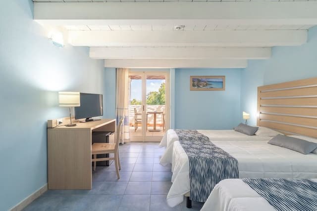 Classic Quadruple Room