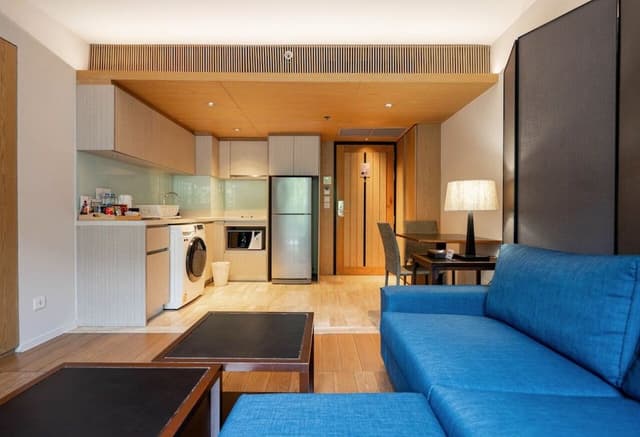 One Bedroom Deluxe King Suite