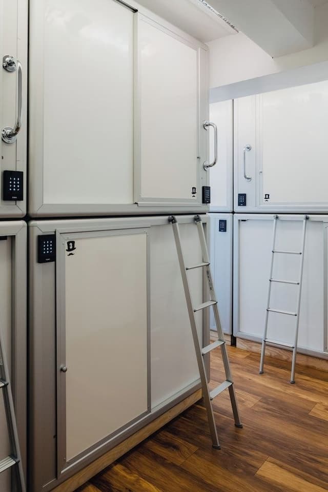 Double bed in private Capsule (2 pax) - Lower level