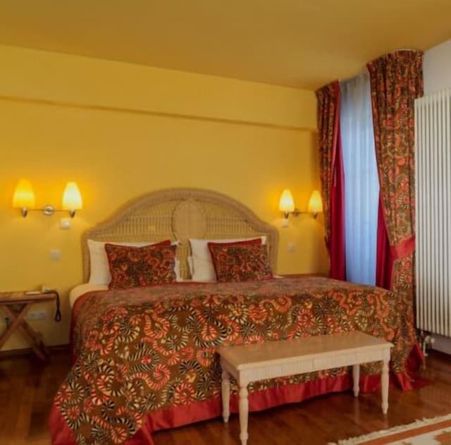 Zimmer zur Strassenseite